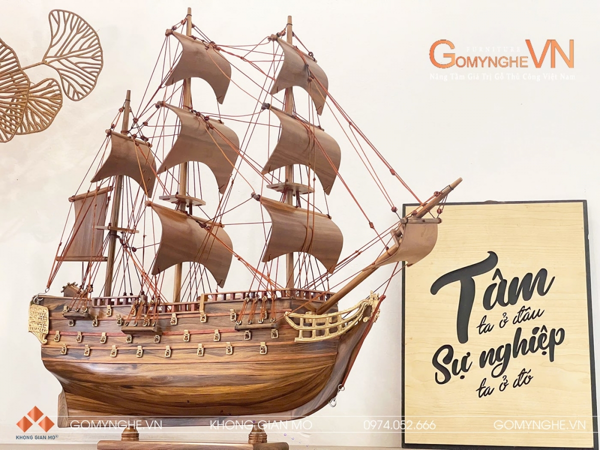 Thuyền thuận buồm xuôi gió Thuyền gỗ bách xanh