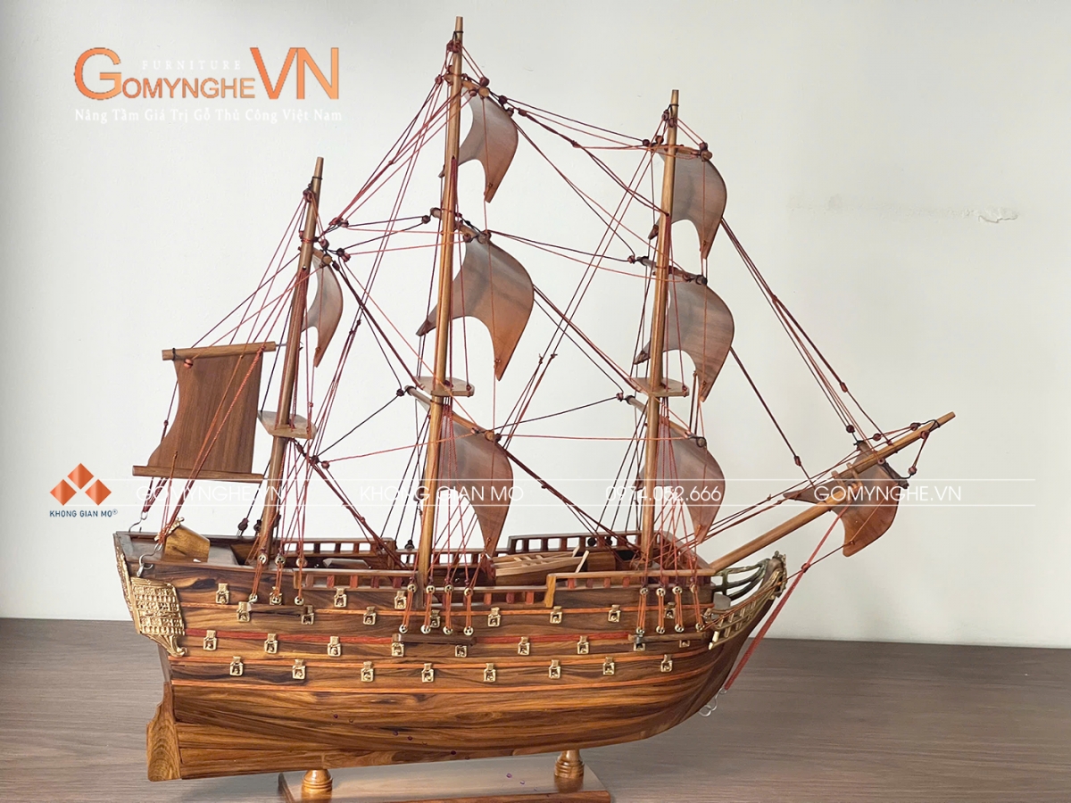Mô hình thuyền buồm bằng gỗ bách xanh Viêt nam