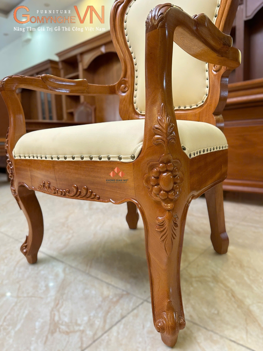 Ghế giám đốc mẫu Louis