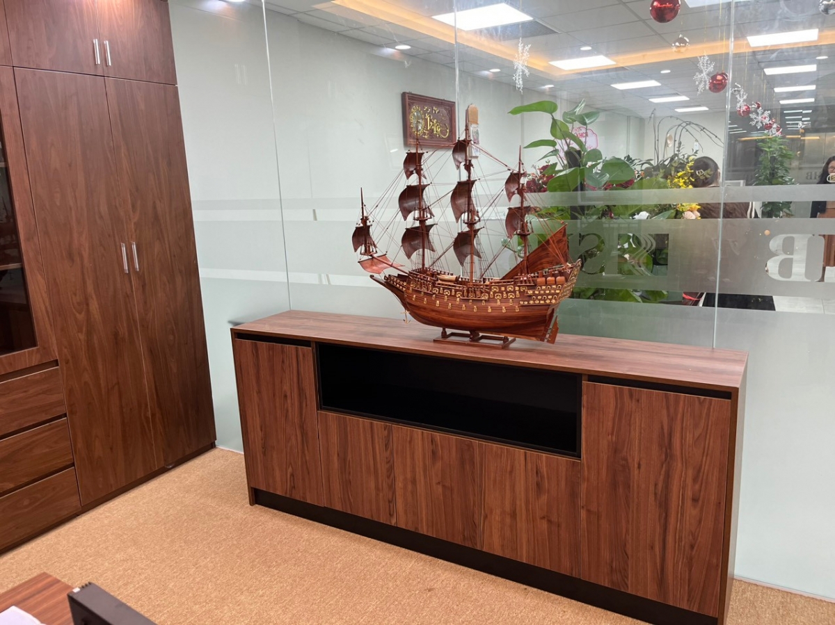 Ảnh khách hàng gửi sau khi giao Phản hồi của khách hàng sau khi bàn giao mô hình thuyền gỗ, chỉ cần 1 ảnh thôi cũng thấy sự hài lòng của khách