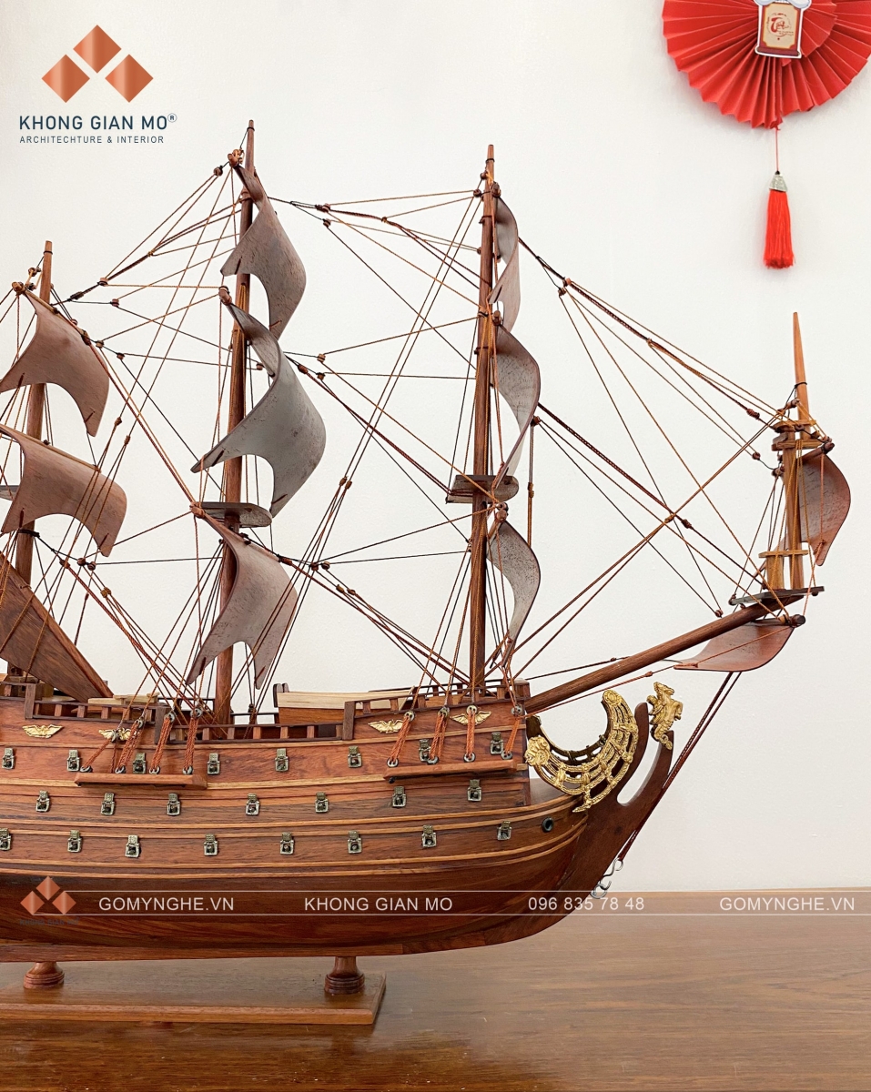 Thuyền phong thủy Thuyền louis bằng gỗ hương thuận buồm xuôi gió
