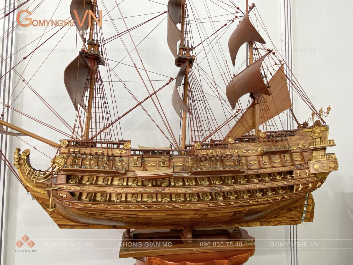 Mô hình thuyền buồm gỗ Sưa trang trí biệt thự đẹp 