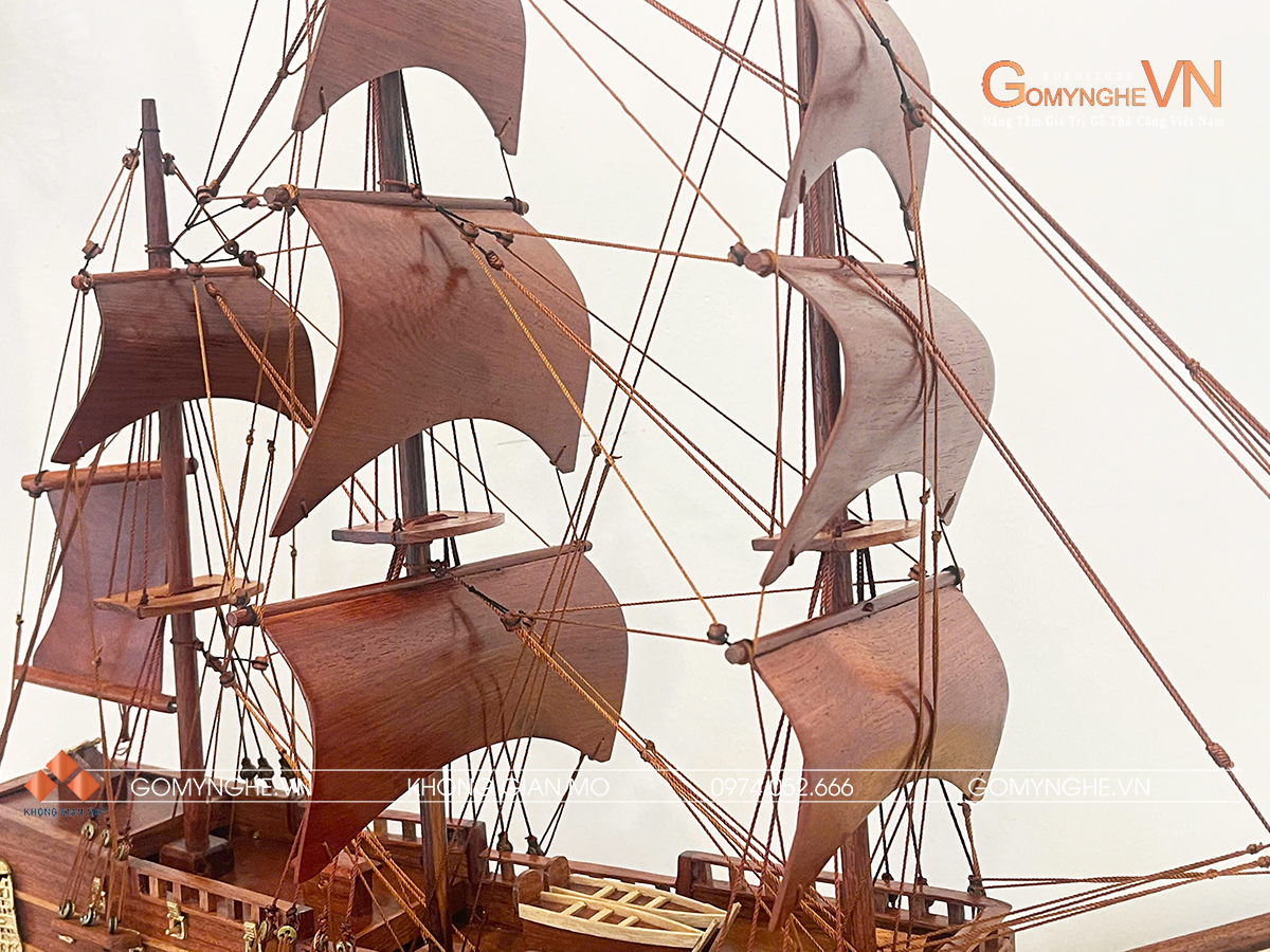 Mô hình thuyền thuận buồm xuôi gió gỗ hương ta chi tiết cánh buồm gỗ hương ta