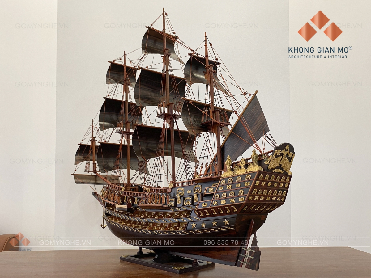 Mô hình thuyền gỗ Mun thuận buồm xuôi gió 