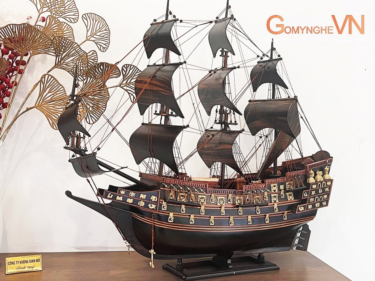 Thuyền gỗ mun quà tăng khai trương