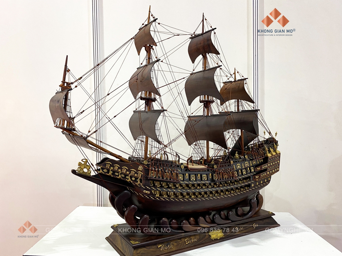 Thuyền gỗ trắc kt 60x65x15cm