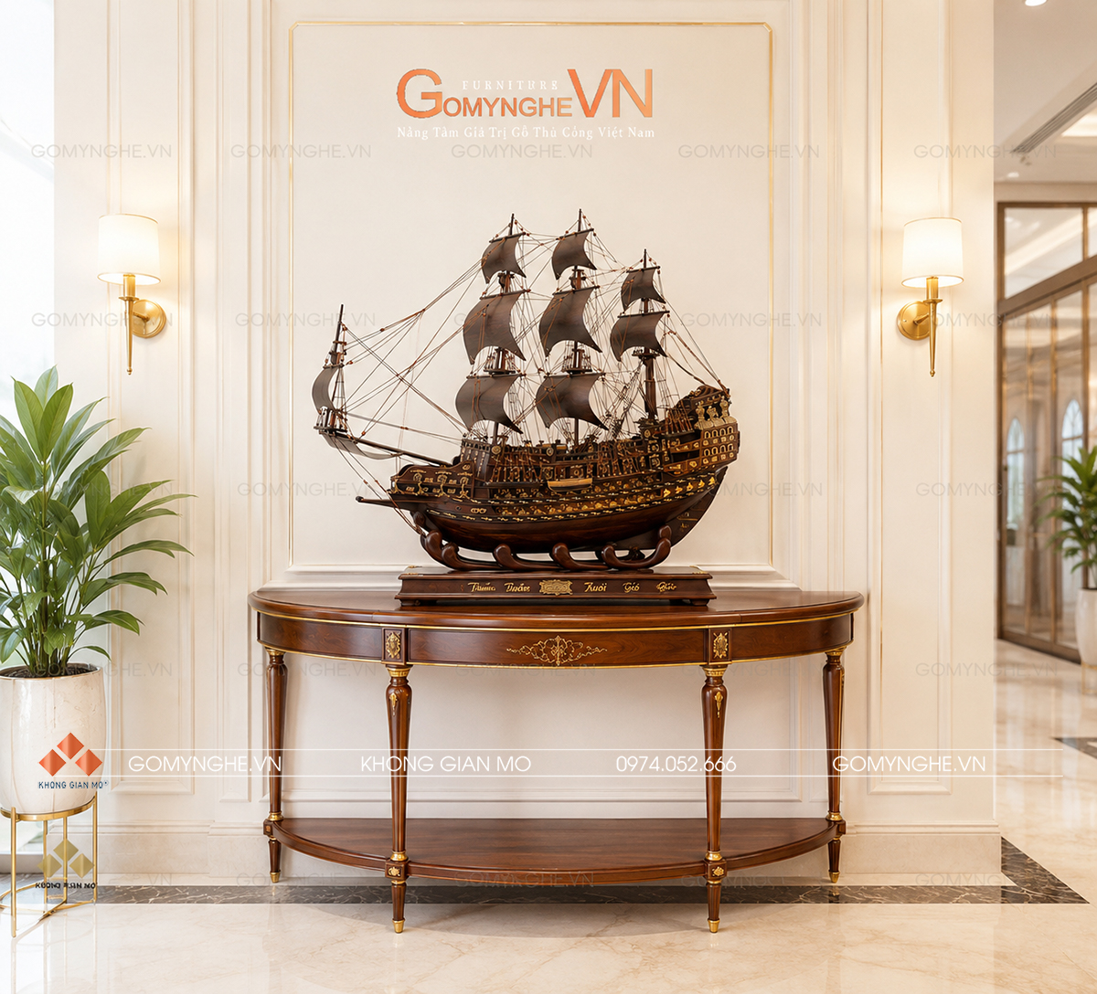 Đặt thuyền lên kệ gỗ decor sảnh văn phòng