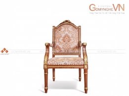Ghế Putin bọc nỉ mạ vàng