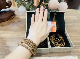 Vòng gỗ trầm 108 hạt cao cấp | Chuỗi trầm phong thủy mang bình an
