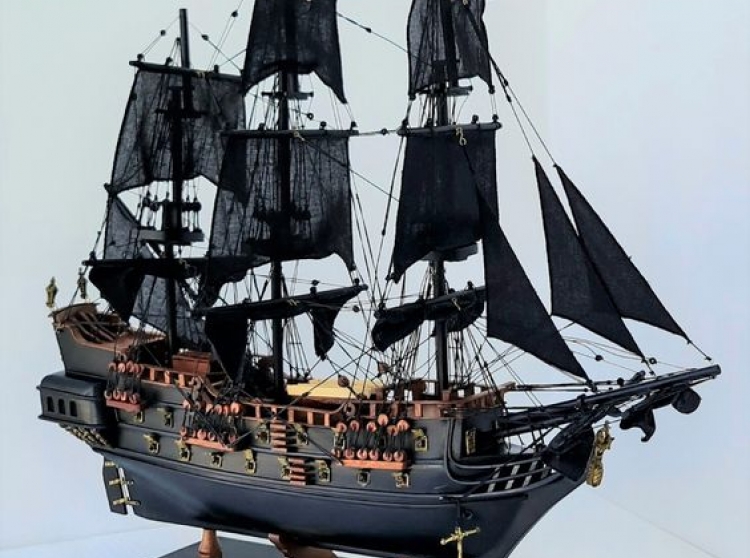 Mô hình tàu cướp biển Ngọc Trai Đen Black Pearl Thân 80cm MNVTB17