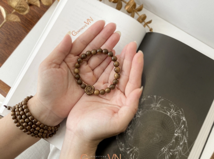 Bí Quyết Chơi Đồ Gỗ Phong Thủy: Thuyền Buồm & Vòng Trầm Chuẩn Nhất Bí Quyết Chơi Đồ Gỗ Phong Thủy: Thuyền Buồm & Vòng Trầm Chuẩn Nhất