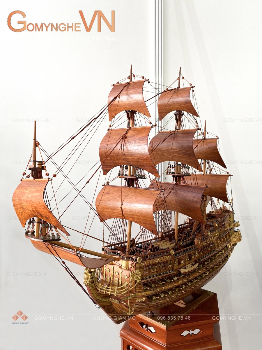 Mô hình thuyền gỗ sưa buồm gỗ hương kích thước 80x85x20cm chế tác thủ công Gomynghe