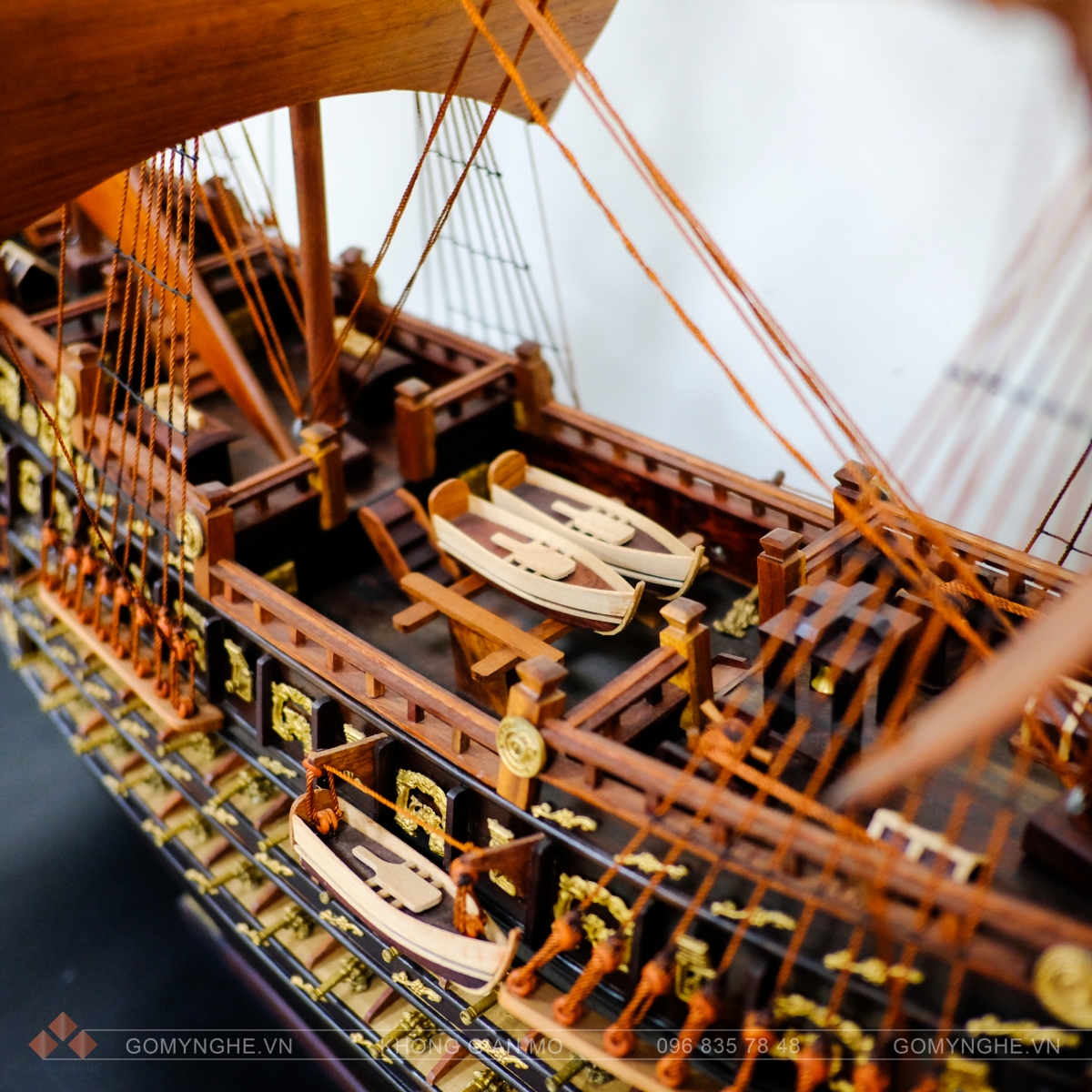 Thuyền buồm phong thủy gỗ mỹ nghệ đẹp, sang trọng