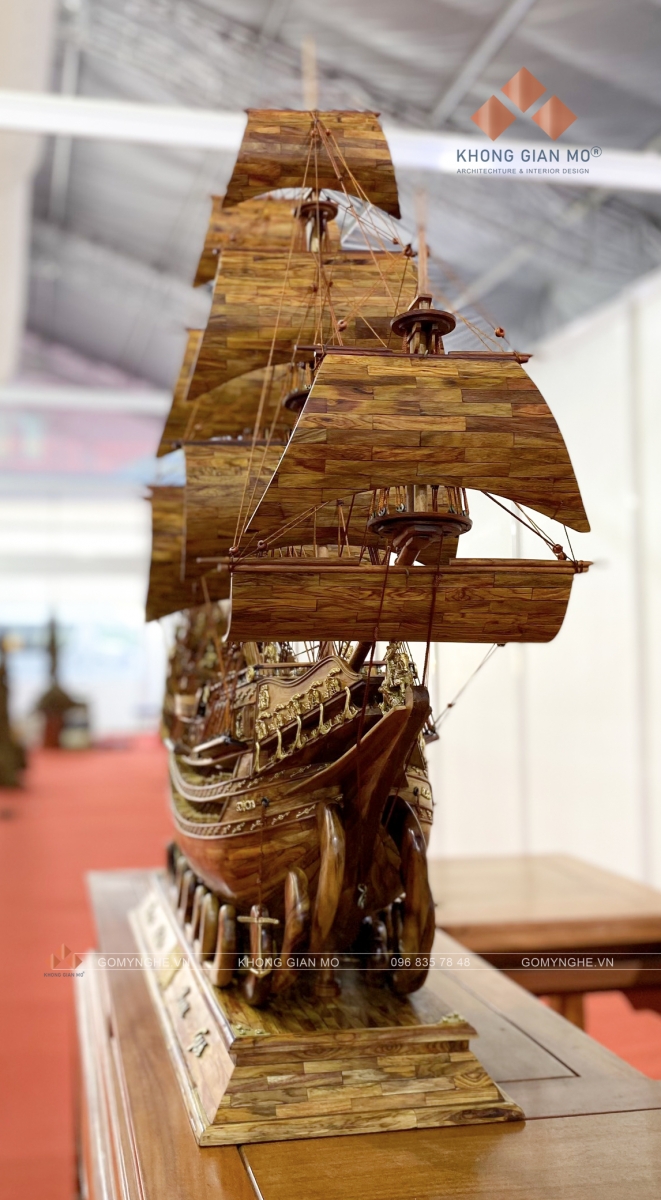 thuyền buồm gỗ trang trí biệt thự 