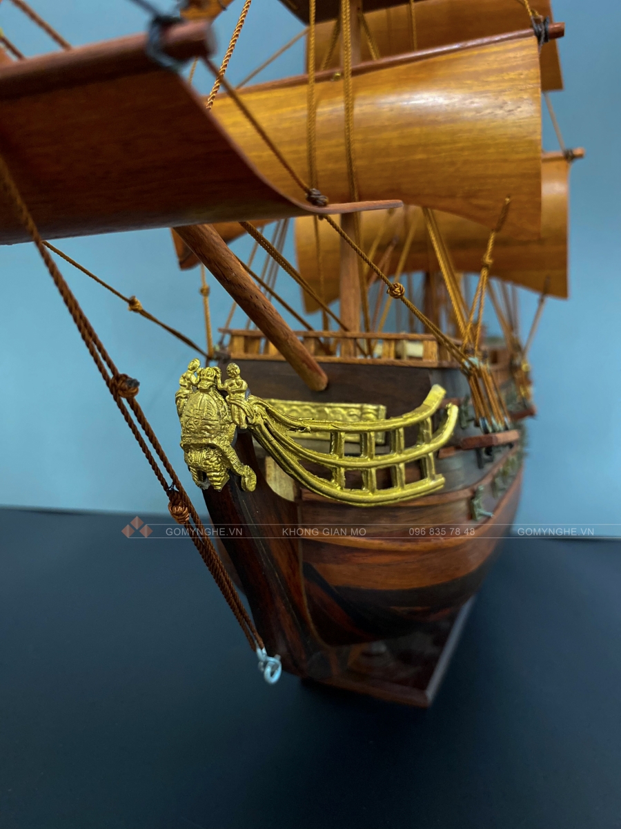 Thuyền buồm gỗ quà tặng phong thủy