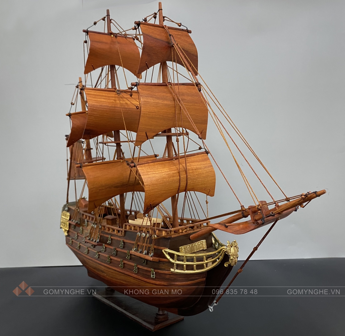 Thuyền buồm gỗ phong thủy