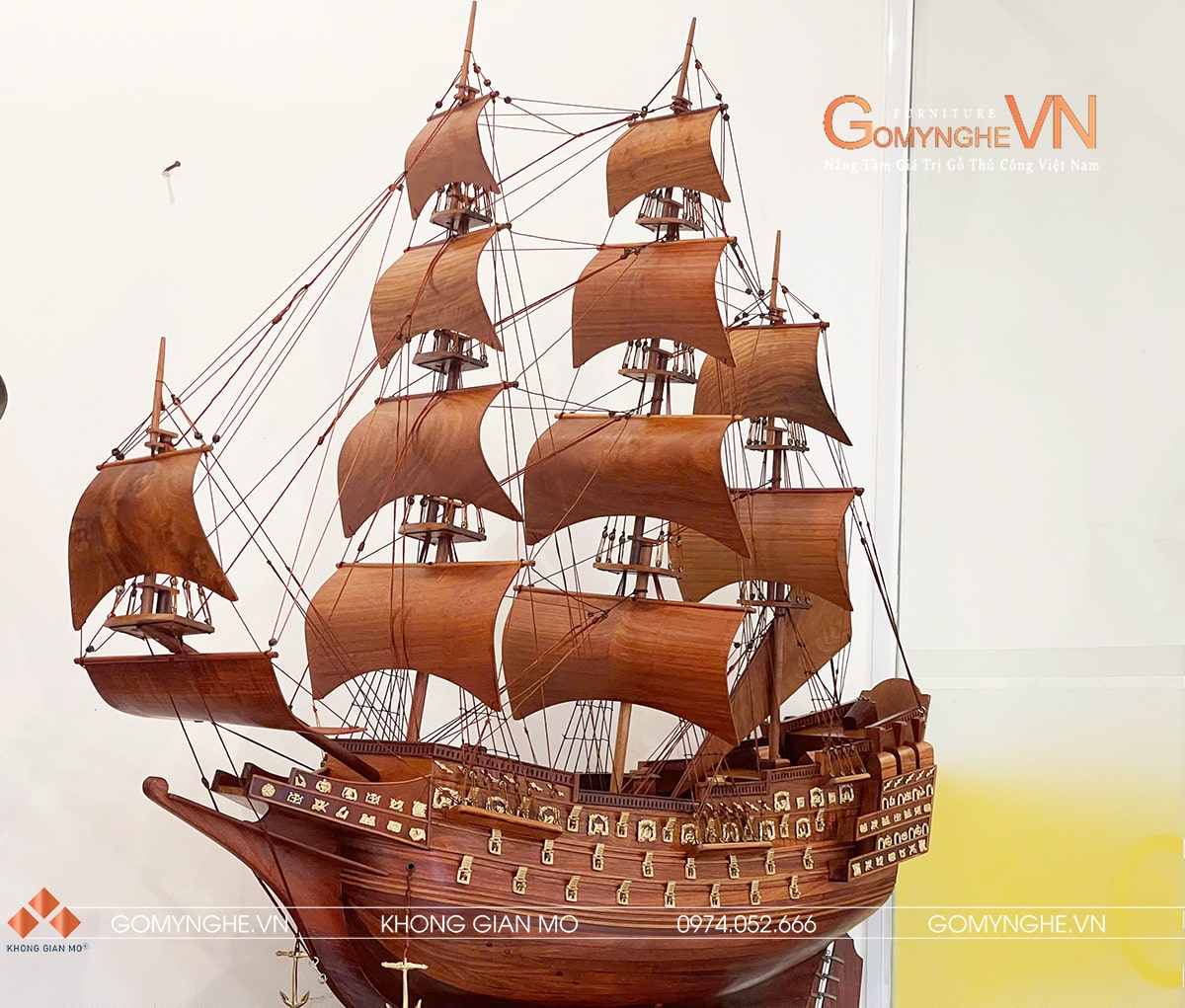 Thuyền thuận buồm xuôi gió Thuyền gỗ hương trang trí không gian lớn