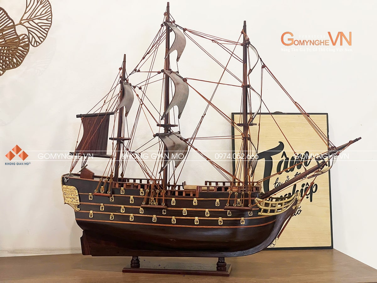 Thuyền gỗ trắc thuận buồm xuôi gió