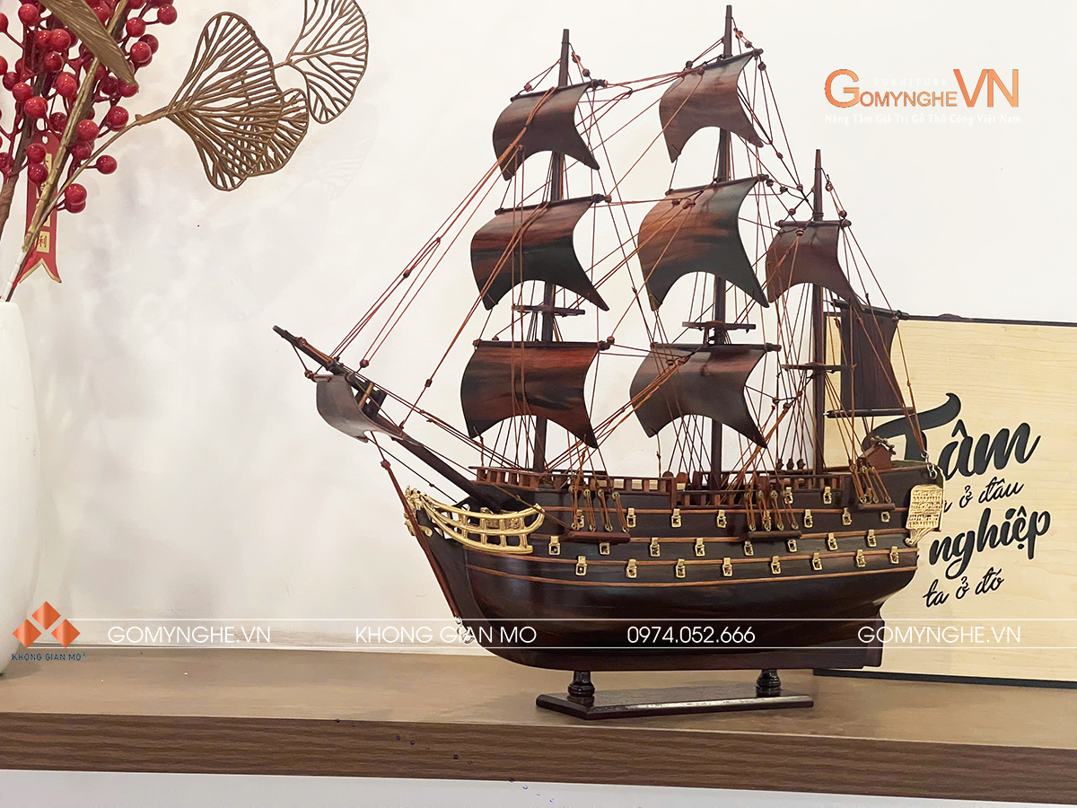 mô hình thuận buồm xuôi gió Thuyền gỗ trắc để bàn làm việc dài 40cm cao 45cm