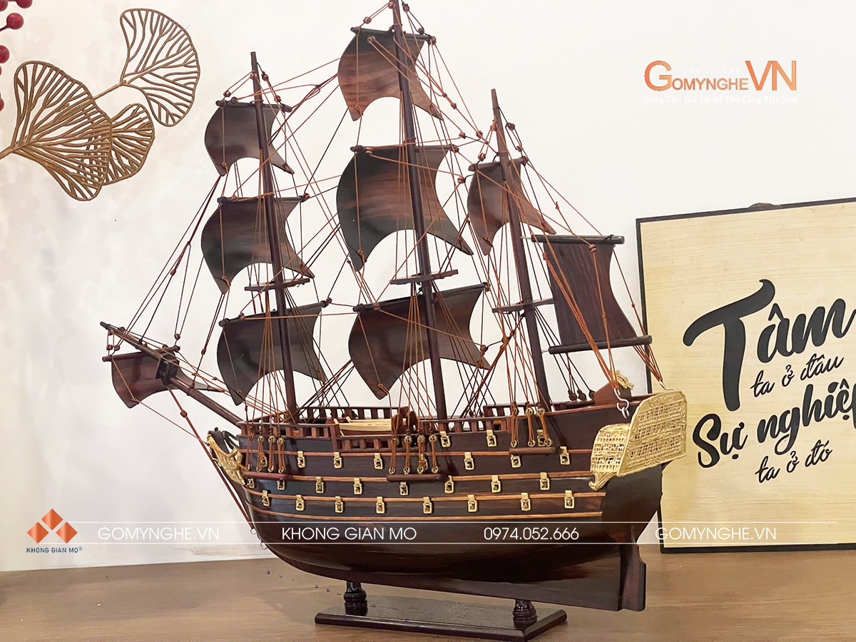 Mô hình thuyền gỗ trắc để bàn