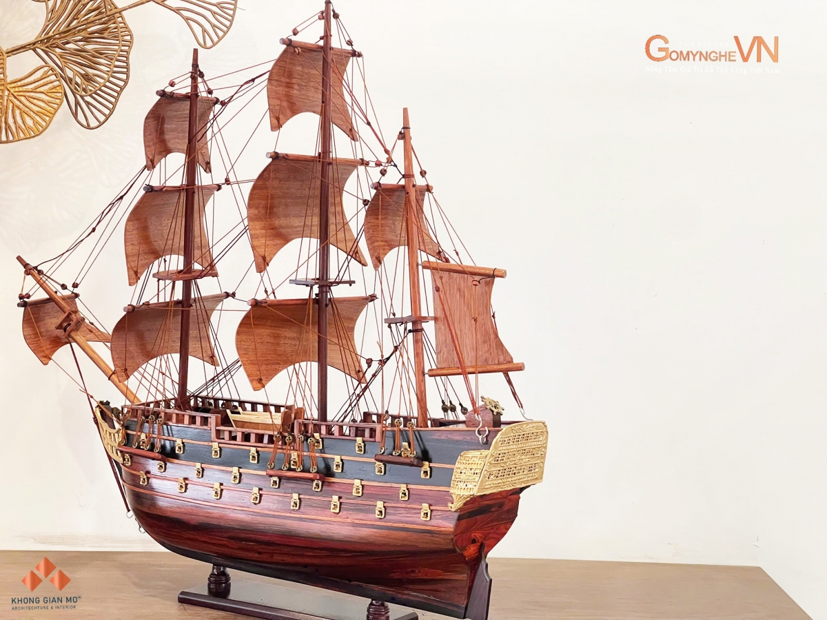 Thuận buồm xuôi gió thuyền gỗ trắc buồm hương