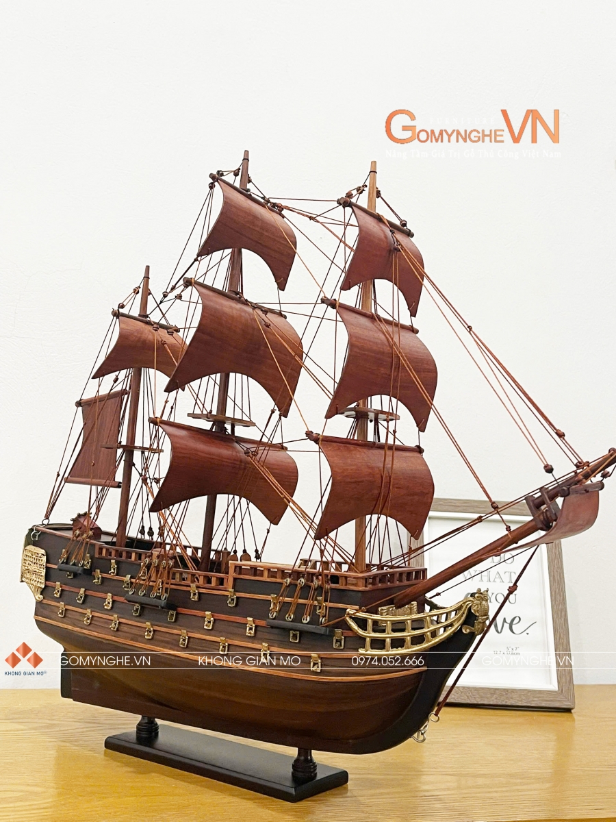 Thuyền buồm gỗ trắc quà tặn nhân ngày doanh nhân VN