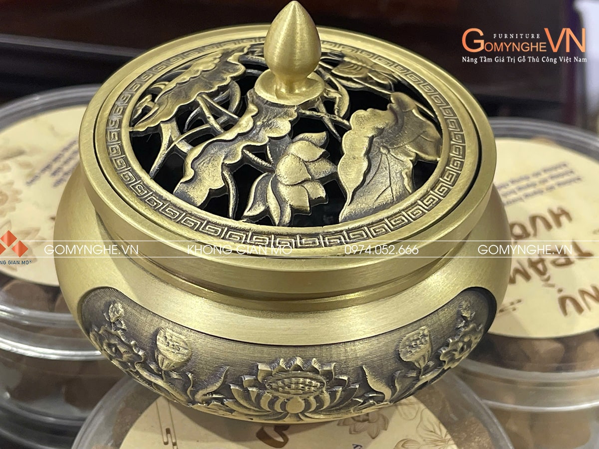 Lư xông trầm họa tiết hoa sen